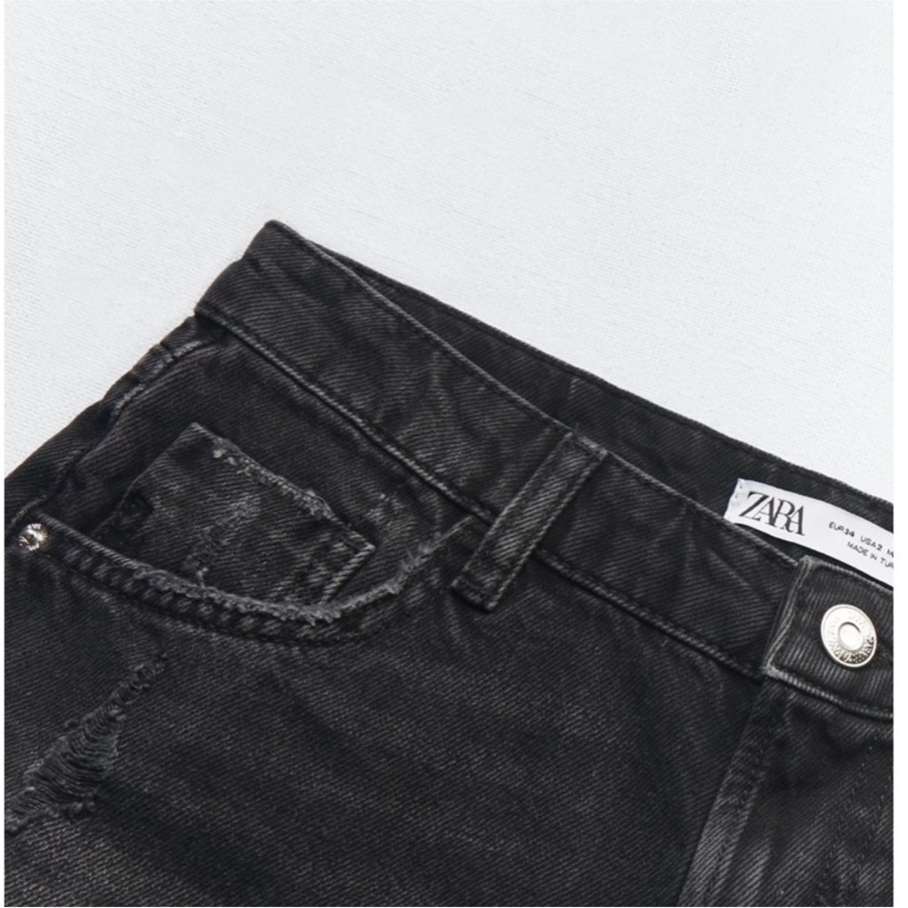 ZARA LOW RISE RIPPED DENIM SHORTS - Picture 2 of 5